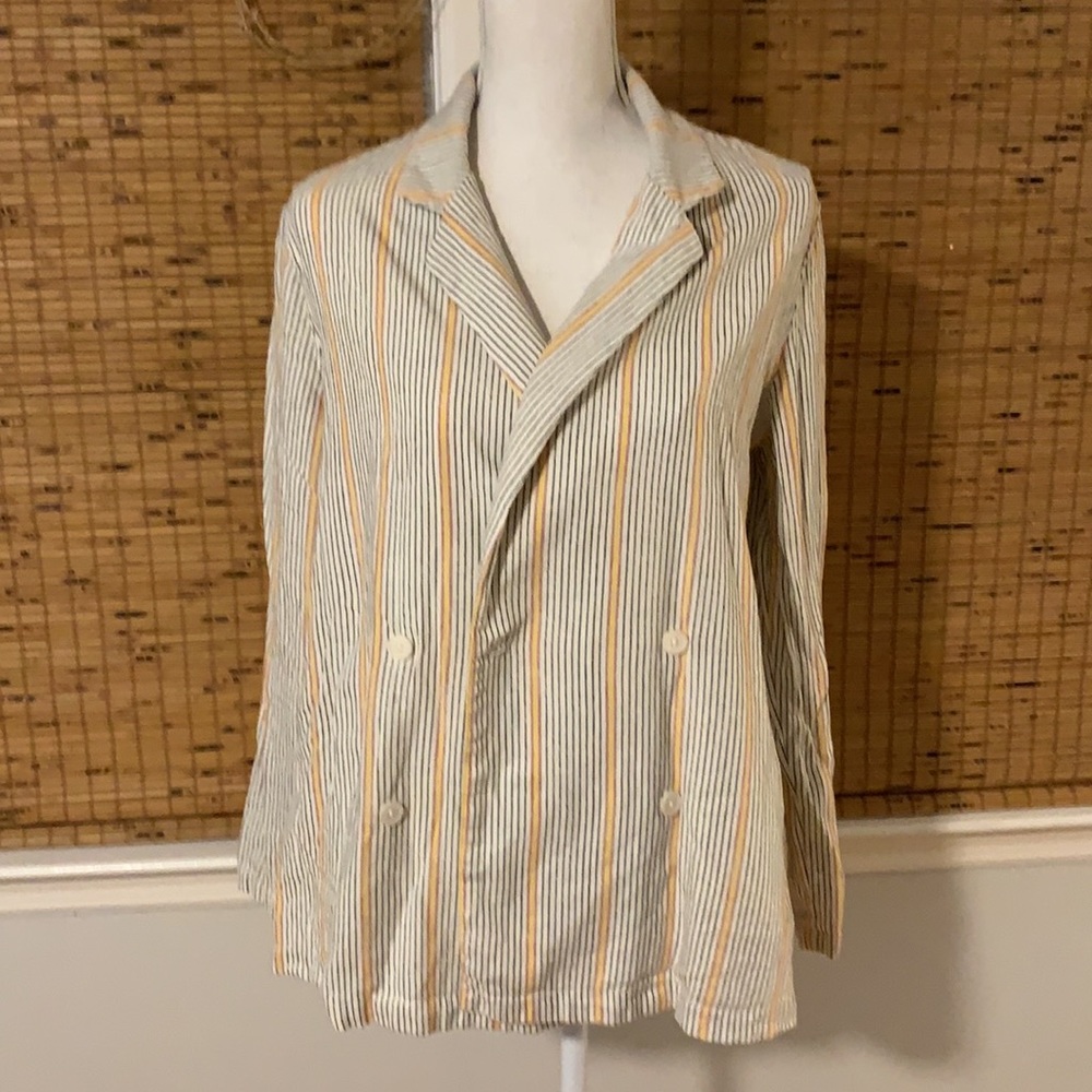 Linen Blazer - Picture 2 of 3